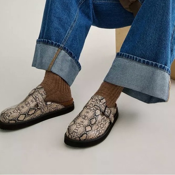 NastyGal Snakeskin Patterned clogs Shoes. Brand New. Size 6 - Picture 2 of 2